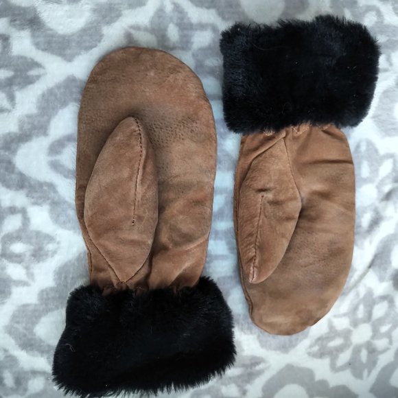 Brown suede & faux fur trimmed winter gloves fleece interior with beaded design - Picture 2 of 6